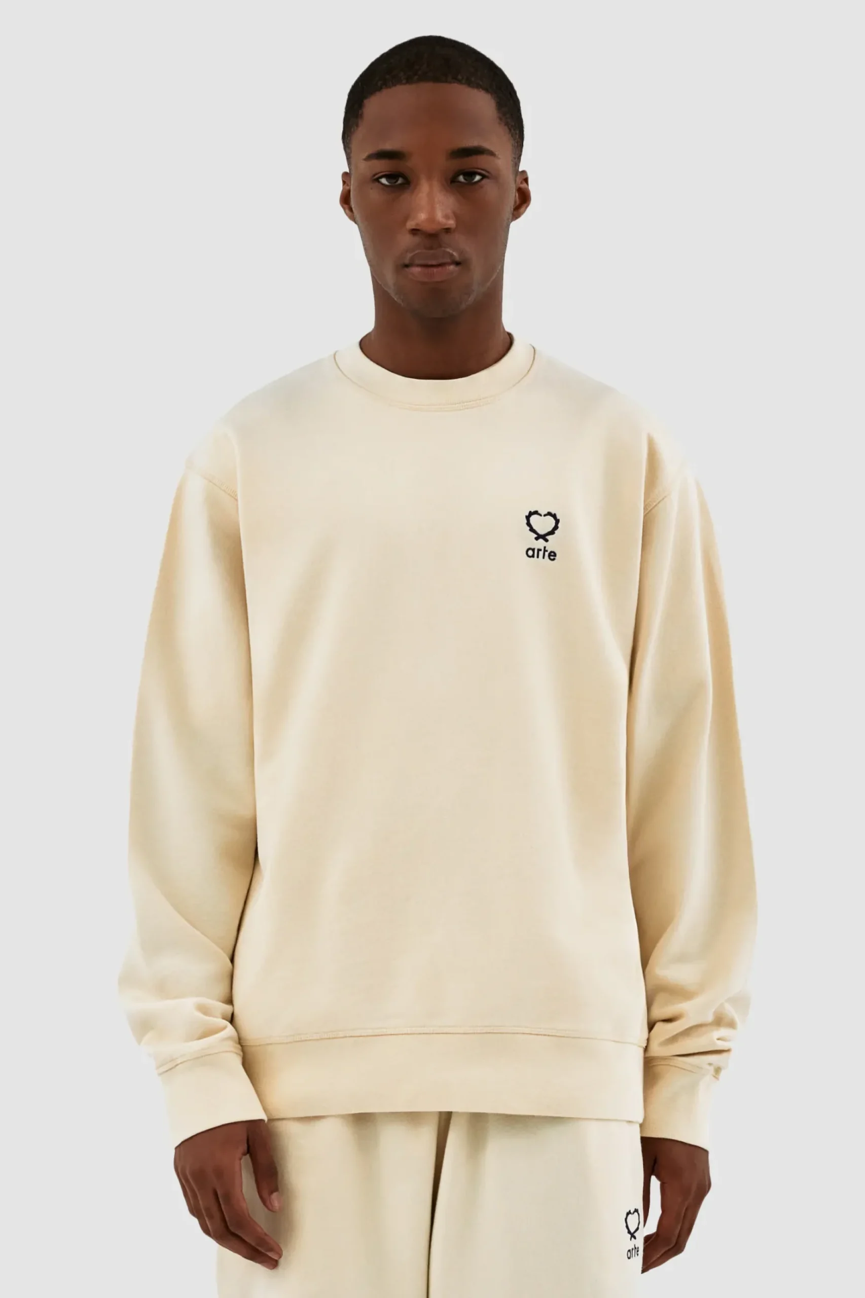Arte Antwerp Carlos Small Heart Crewneck