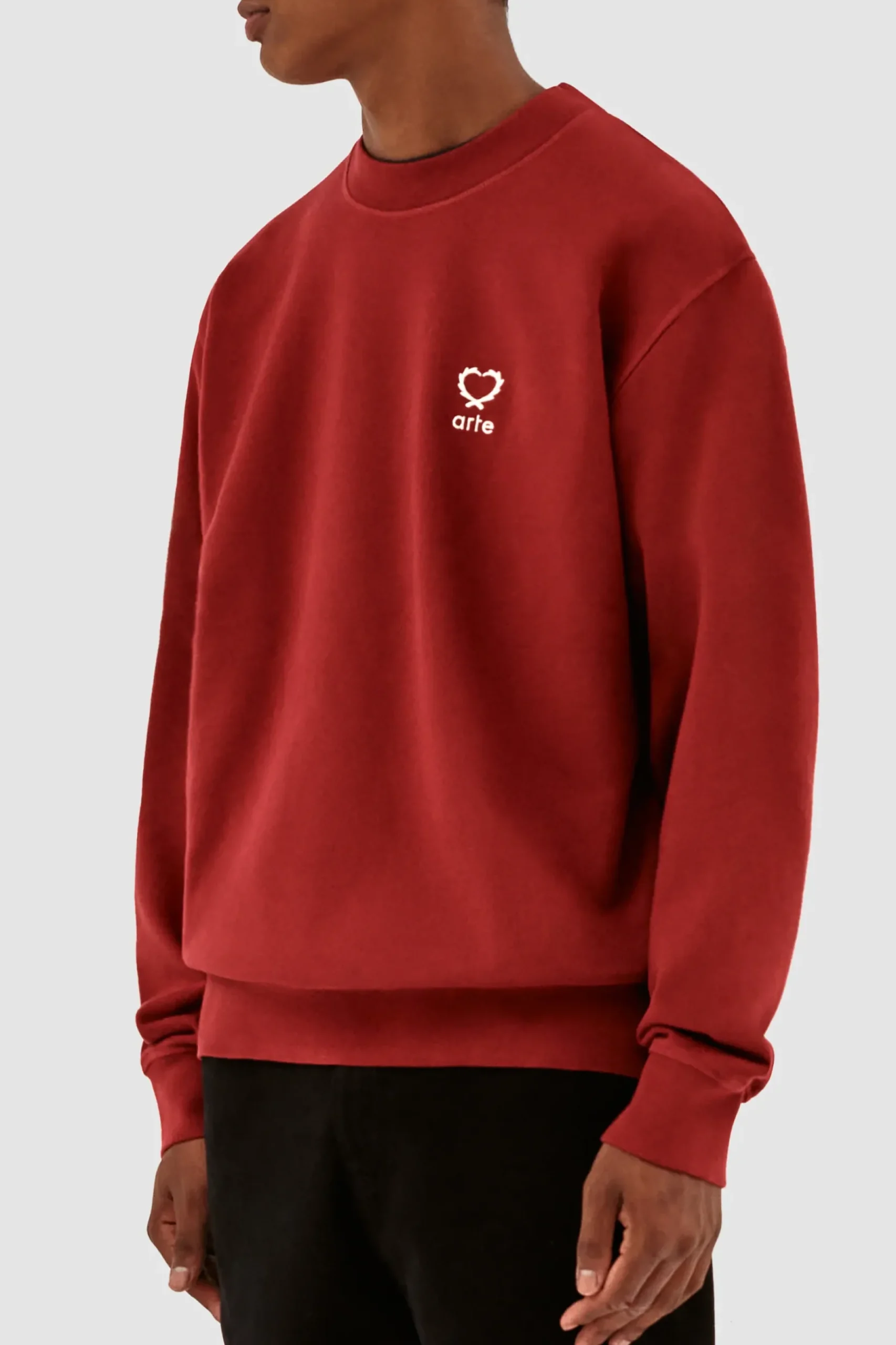 Arte Antwerp Carlos Small Heart Crewneck
