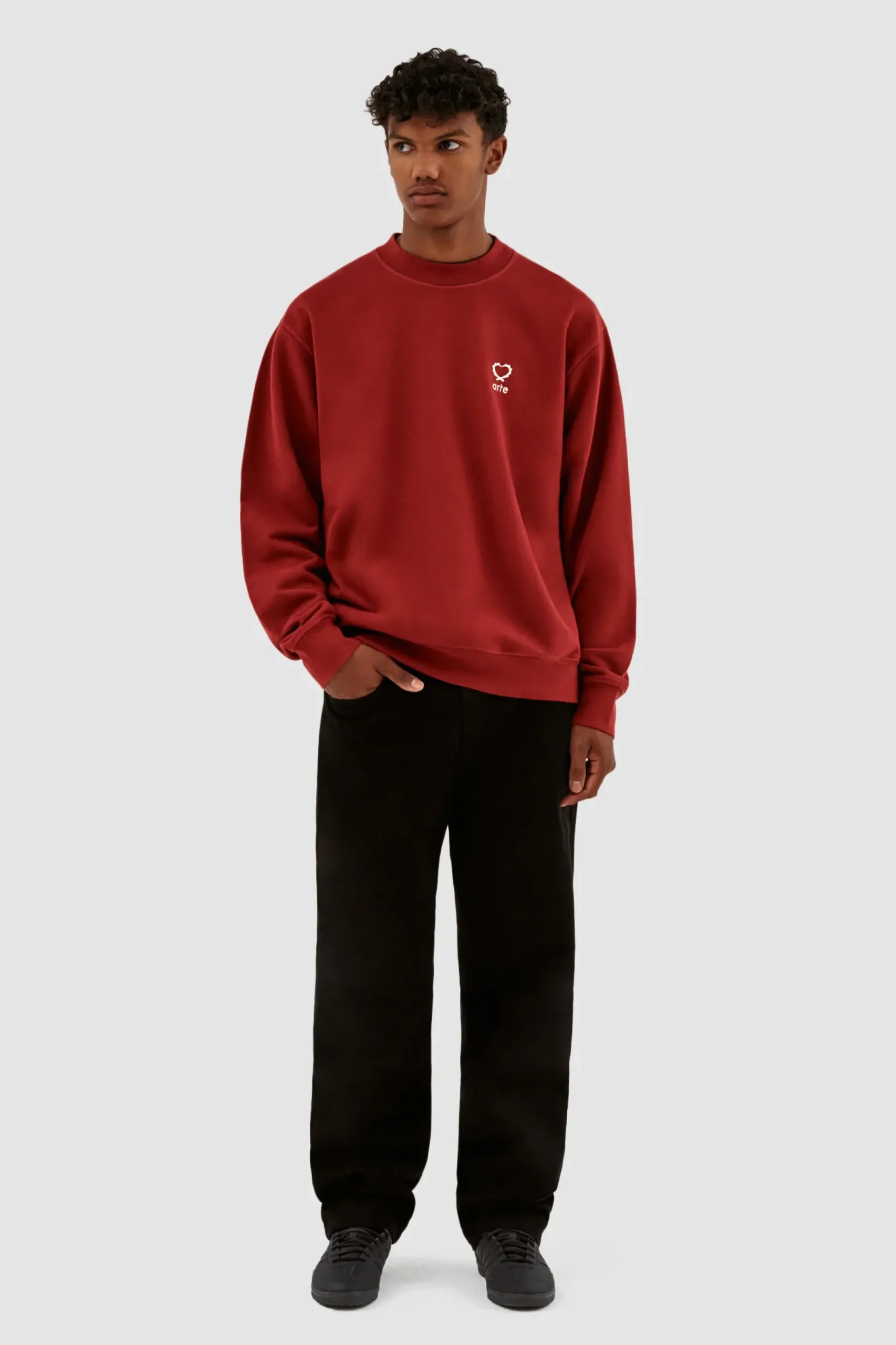 Arte Antwerp Carlos Small Heart Crewneck